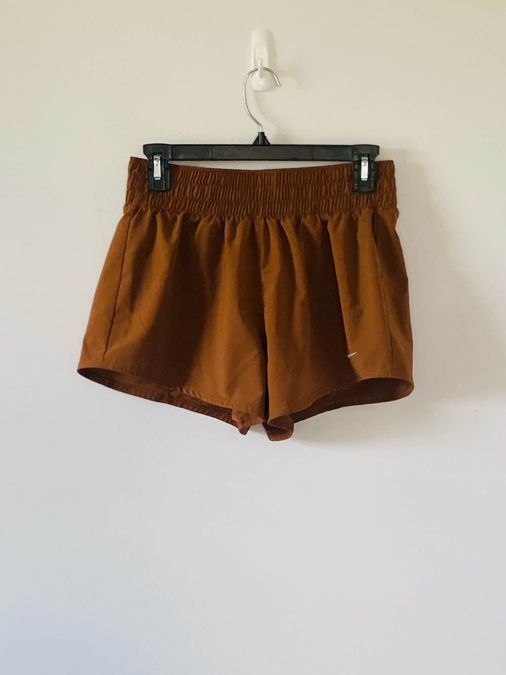 Nike One Dri-FIT Ultra High-Waisted Brief-Lined Shorts 3" Brown Size S Active